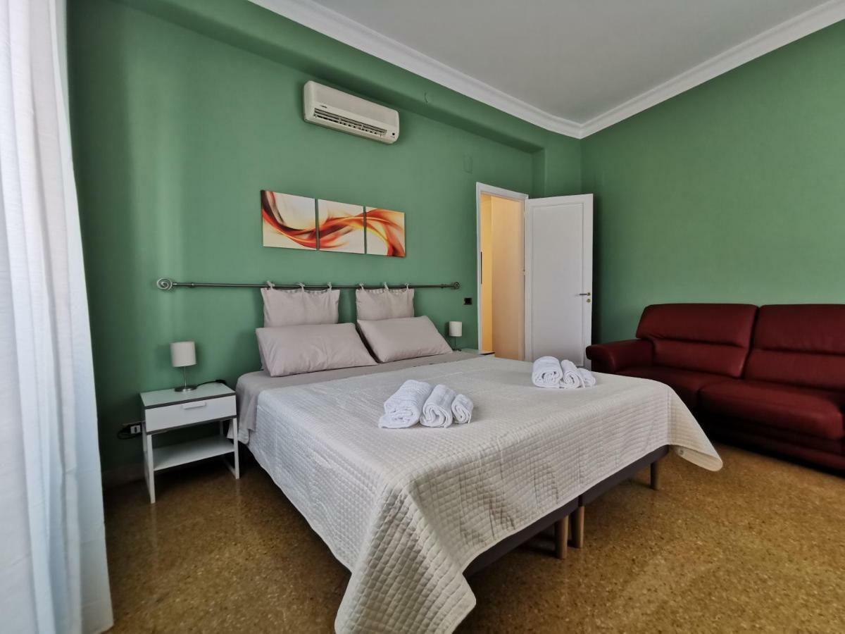 Elera Holiday Apartment Палермо Екстер'єр фото